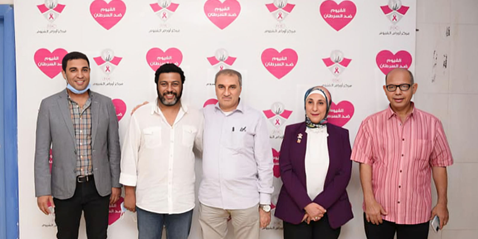 ابن الفيوم الفنان محمد جمعة في زيارة لمركز الأورام: “فخور بهذا الصرح العالمي على أرض محافظتي”